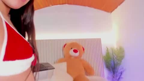 miluu online show from June 30, 7:35 pm