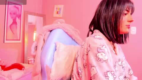 milu_carbajal_x online show from April 11, 8:29 am