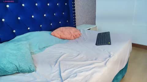 Milu online show from February 18, 2:27 pm