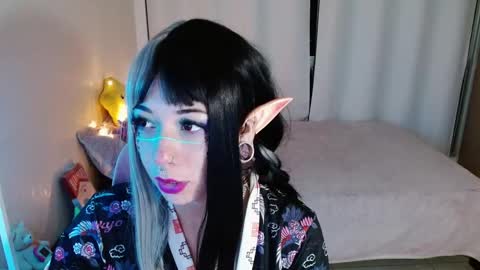 mily_milk_ online show from March 3, 7:26 am