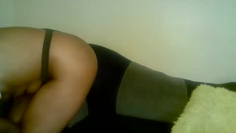 minieme001 online show from March 22, 8:20 am