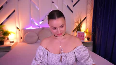 minifox_ online show from February 15, 8:46 am