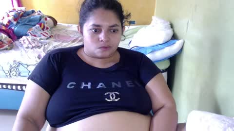 Andrea online show from April 8, 1:02 pm