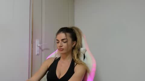 MIA online show from October 2, 11:15 am