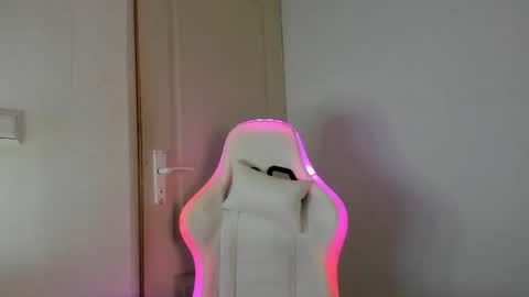 MIA online show from October 7, 8:52 am