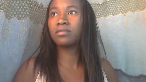 minouch211907 online show from July 1, 1:10 pm