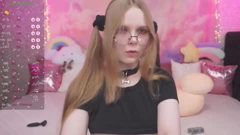 Vikki online show from March 3, 4:43 am