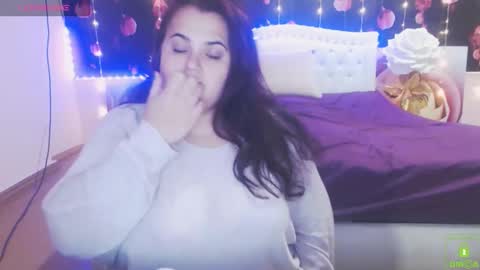 mira_cle_ online show from October 28, 10:32 am