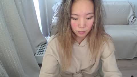 mira_g online show from September 24, 12:48 pm