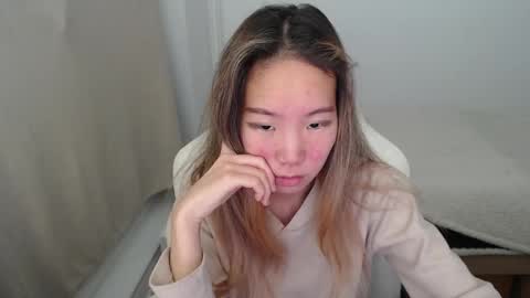 mira_g online show from November 27, 1:47 pm