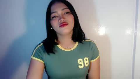 Snapshot of mira_luna222 chatting on February 1, 6:51 pm Mira Bella online show from February 1, 6:51 pm