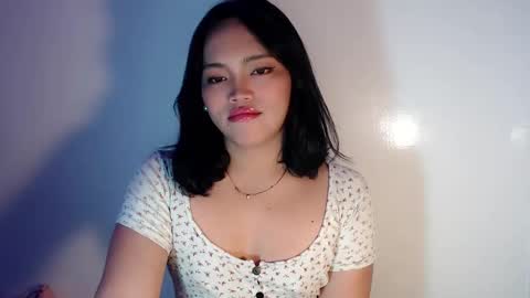 Snapshot of mira_luna222 chatting on February 19, 6:21 pm Mira Bella online show from February 19, 6:21 pm