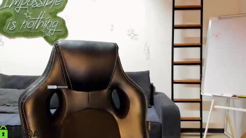 miraa_bloom online show from March 3, 5:52 pm