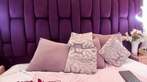 Miranda  online show from February 14, 6:10 pm