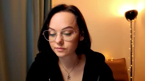 MiraSkyy online show from November 6, 4:24 pm