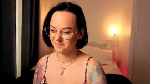 MiraSkyy online show from September 22, 1:09 pm