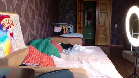 Mira online show from October 31, 8:07 am