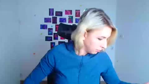 Mishelle online show from December 19, 1:58 pm