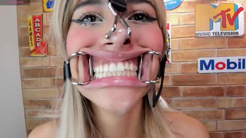 Taylor online show from February 27, 3:17 am