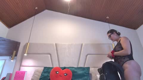 miss__ary_ online show from March 24, 11:26 am