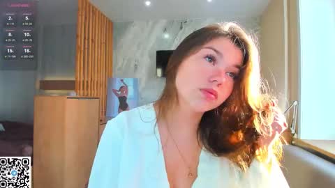 Sandy online show from September 26, 1:36 am