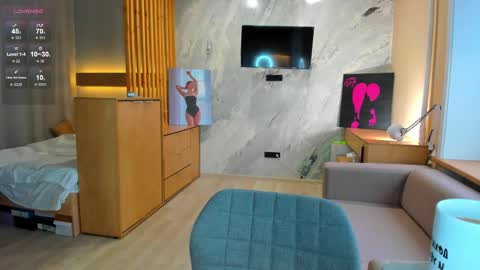 Sandy online show from September 12, 1:06 am