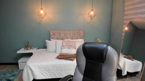 Cataleya online show from December 4, 11:56 am