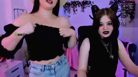 miss_courtney online show from June 24, 8:46 am