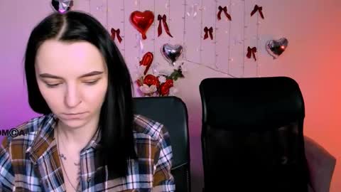 miss_courtney online show from March 4, 9:49 am