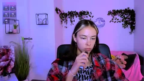miss_courtney online show from June 28, 12:23 pm