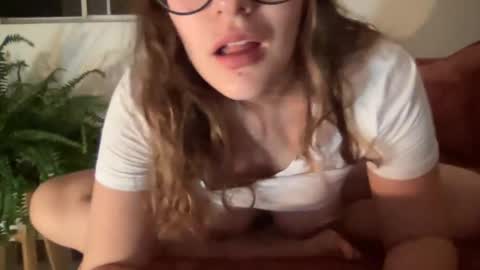 Snapshot of miss_ema1 chatting on October 15, 3:31 am Ema online show from October 15, 3:31 am