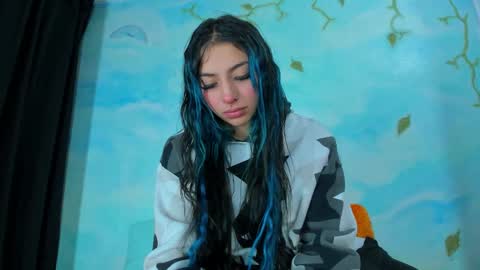 miss_evans_ online show from September 15, 6:32 am