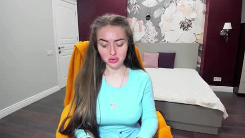 miss_kiten online show from December 5, 7:59 pm