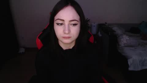 miss_laralynne online show from October 31, 3:49 pm