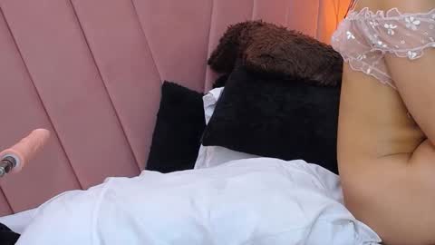 mia online show from December 13, 7:53 pm