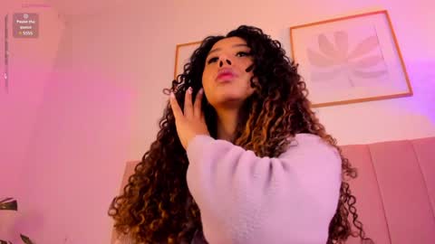 Amy Olivera online show from February 4, 12:00 pm