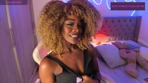 Snapshot of miss_west chatting on March 1, 7:51 am Tay Tay Independent Model   online show from March 1, 7:51 am