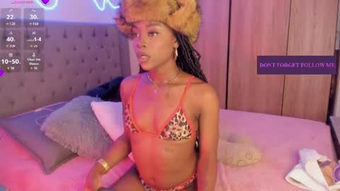 Tay Tay Independent Model   online show from August 6, 8:32 am