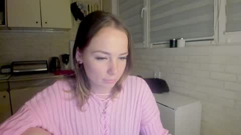 miss_you20 online show from November 18, 7:59 pm