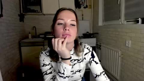 miss_you20 online show from October 7, 8:46 pm