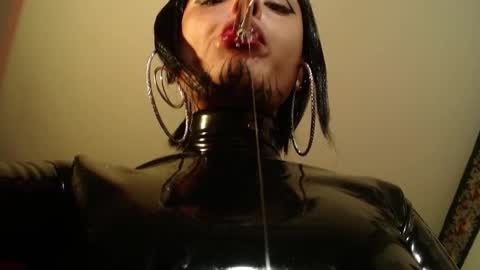 Anarkitten  online show from October 21, 9:52 pm