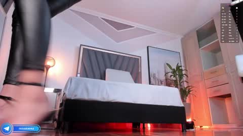 Laura online show from February 26, 1:32 pm