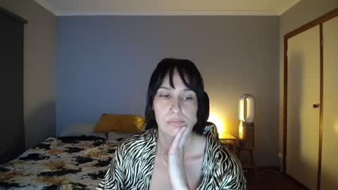 MissCarmilla444 online show from September 22, 1:04 am