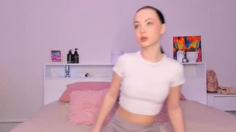 Hello dear my name Elisa online show from March 2, 4:34 am