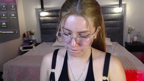 laila online show from April 1, 8:28 pm