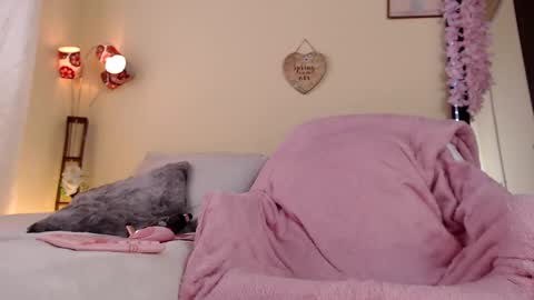   online show from February 22, 3:21 pm