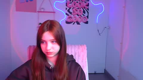 Mia online show from November 23, 12:40 pm