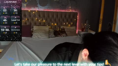 MissMillss online show from December 2, 7:10 am