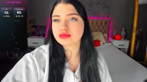 MissMillss online show from December 26, 6:19 am