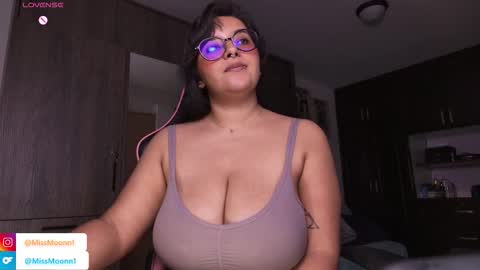 MissMoon online show from November 15, 12:33 am